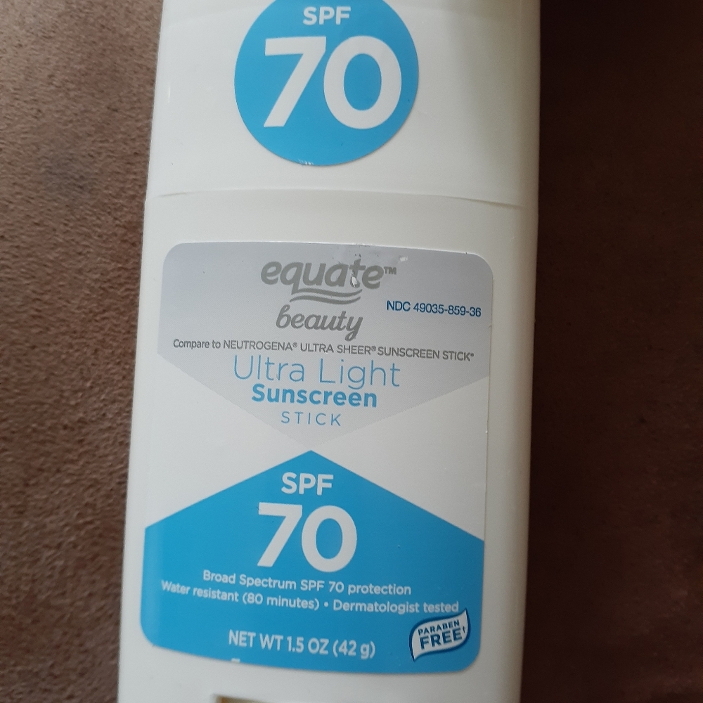 3 Sunscreen sticks with SPF 70